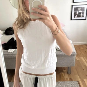 Stickad topp  - Stickat linne från zara storlek S💗💗