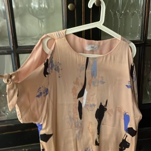 Klänning - Klänning i använt skick 