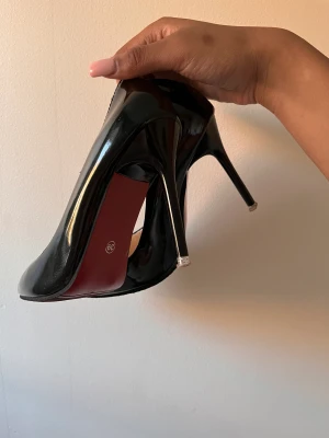 klackar loubs  - jätte fina, använda 1 gång