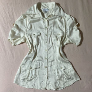 Skjorta - Snygg vintage silk skjorta från märket BEBE 🤍 strl s!