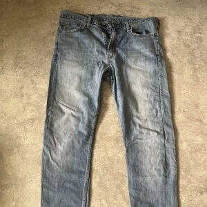 Levis 513 - Köpte dom men har ingen användning Skick 8/10