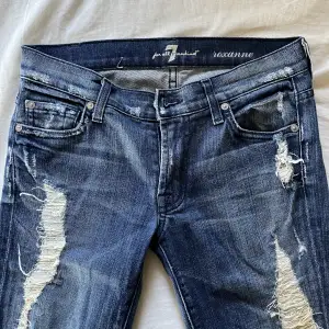 Lågmidjade jeans i modell slim/straight 🤩