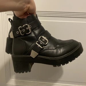 Boots - Nästan helt oanvända boots från Even & Odd, storlek 38 ⚡️