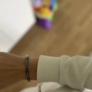 Marc Jacobs armband  - Armband från Marc Jacobs, i väldigt fint skick 🥰