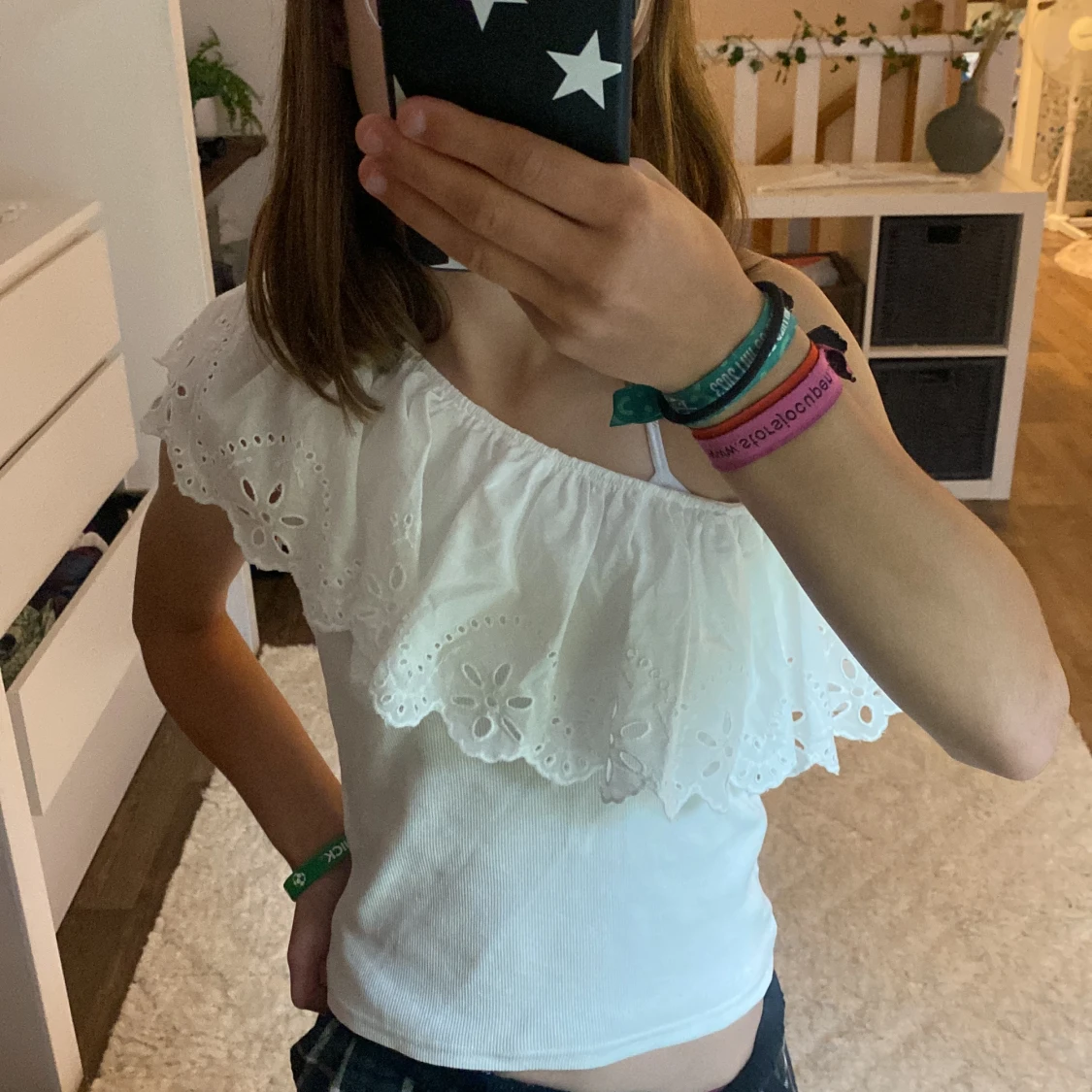 Säljer en one shoulder Topp - 91