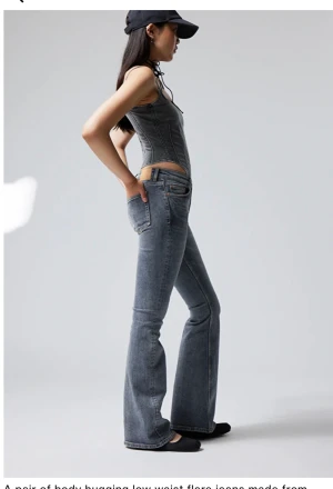 Jeans - Snygga lågmidjade weekday jeans (färgen är som andra bilden) helt oanvända med lappen kvar. Nypris 600kr säljer för 450. Storlek 27/32