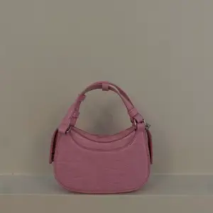 Super söt liten rosa väska från Zara