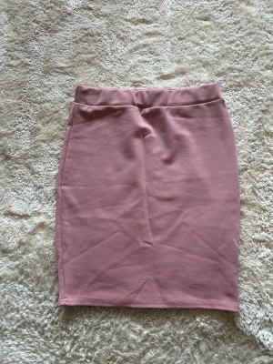 Kjol  - Rosa tight kjom