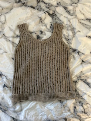 Linne  - Jätte gulligt sommar linne från nakd. Det är oanvänt och säljer för 100kr+ frakt! 