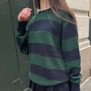 Brandy Melville tröja  - Säljer min Brandy Melville tröja, jag har använt den sparsamt och det finns inga tecken på användning. 💗