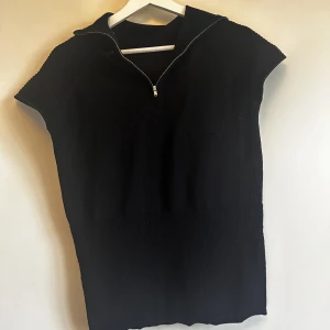 Topp Filippa k - Svart topp från Filippa k❤️storlek s, saknar lapp