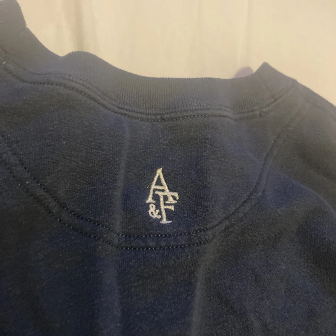 marinblå abercrombie tröja - 91