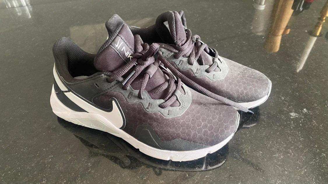 Nike Performance Legend Essentials