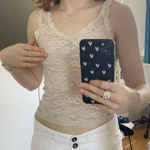 Spetslinne - Vitt/ljusbeiget spetslinne💕