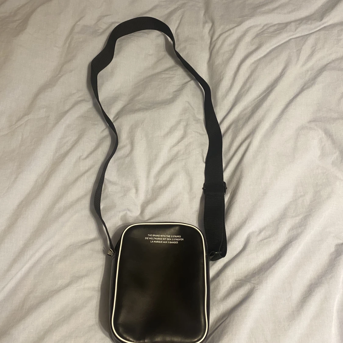 Adidas sidoväska - 90