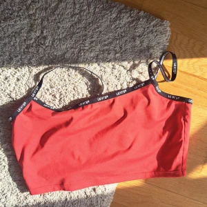 Levis topp! - jättesnygg topp inför sommaren! 