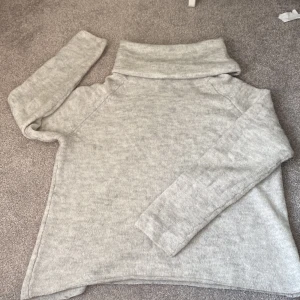 Stickad polotröja  - Stickad topp med polokrage