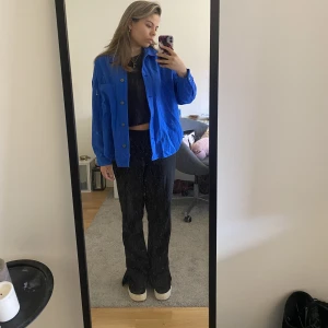 Zara jacka  - Skjorta/jacka från zara i storlek xs. Aldrig använd 