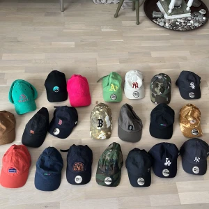 New era kepsar - New era och oakley kepsar, fint skick. Visa använda, visa helt nya. Skriv för fler bilder på specifik keps