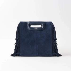 Säljer nu min fina maje väska i den lilla modellen. Den är i färgen marinblå och i jätte fint skick!!💕