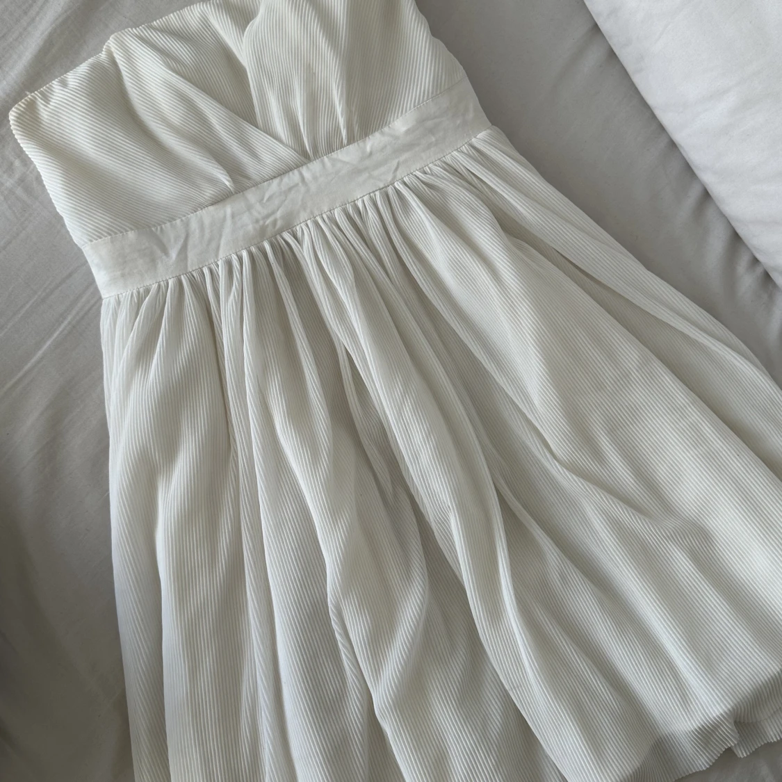 H&M Vit Klänning  - 90