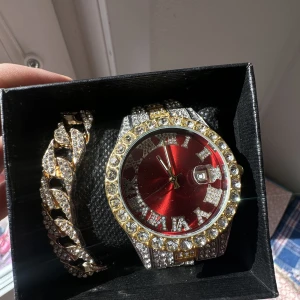 klocka med armband  - helt nytt 