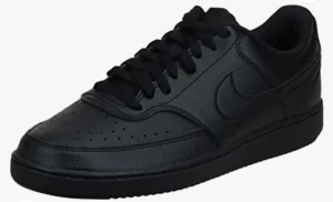 Nike black dunks low - Dom är rena har tvättat dom och är bekväma och vattenproof. Har bara använt dom att par gånger . Köp dom helst förhand. Jag tar swish eller kontant