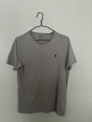 Ralph Lauren t-shirt - Använd fåtal gånger, som ny. Nypris 699. 