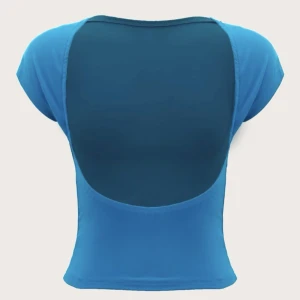 rygglös topp  - supersnygg blå rygglös topp💕💗aldrig använd utan endast testad! frakt tillkommer och hör gärna av er om ni undrar något💘