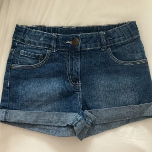 Jeans shorts  - Jätte söta jeans shorts i storlek xs. Nyskick