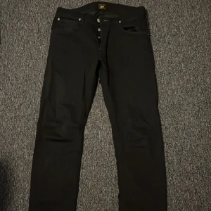 Lee jeans  - Säljer lee jeans bra skick inge fel  Ny pris 1000kr