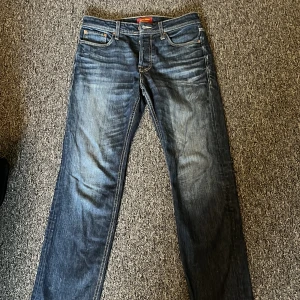 Jack & Jones jeans - Säljer Jack & Jones jeans aldrig använda! Pris kan diskuteras 