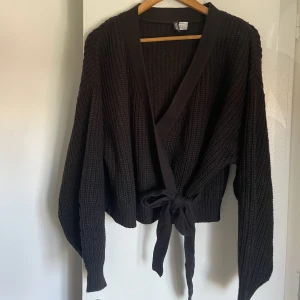 Kofta - Kofta med knyte storlek xl men jag har vanligtvis s