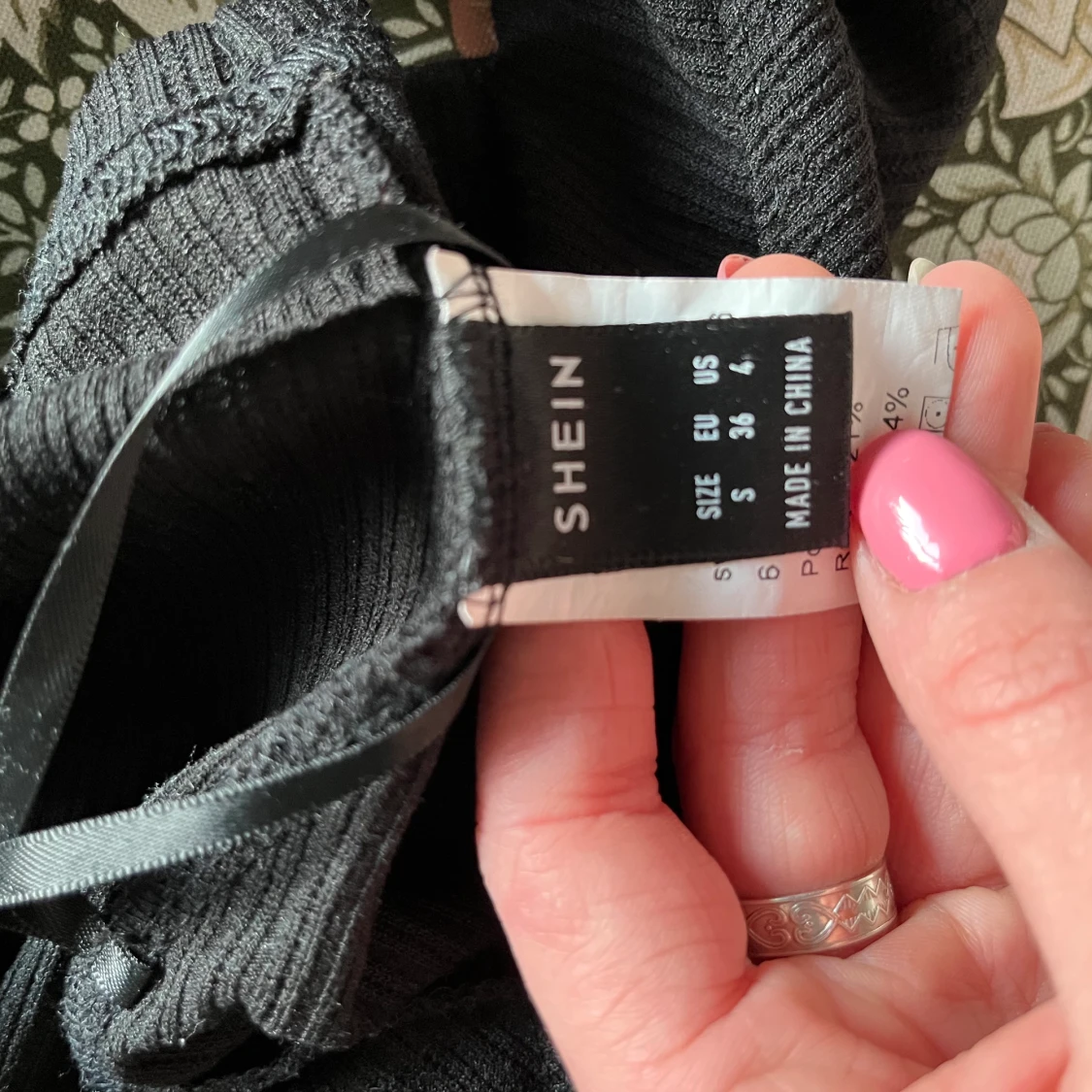 Svart enarmad topp - 90