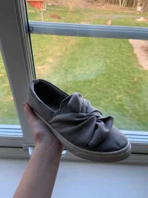 Skor - Skor ifrån skopunkten lite använda storlek 39