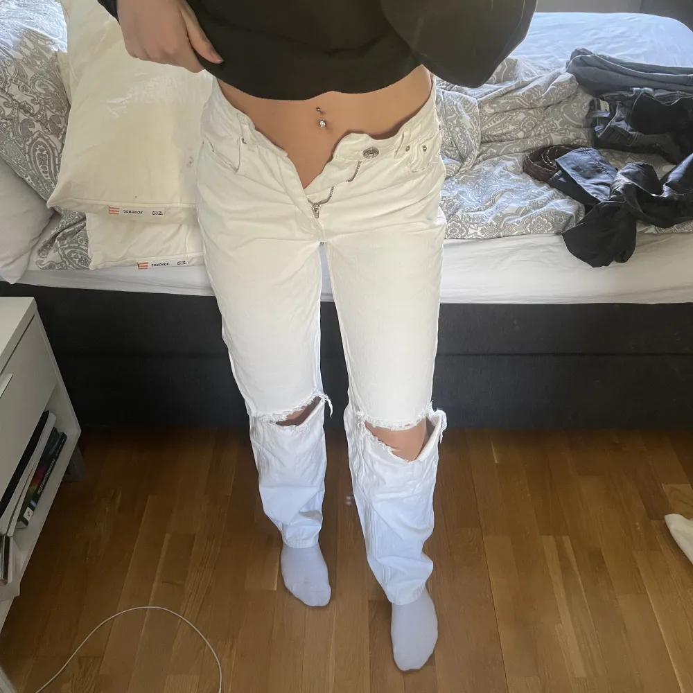 mid waist jeans från ginatricot, aldrig använda 💛💛. Jeans & Byxor.