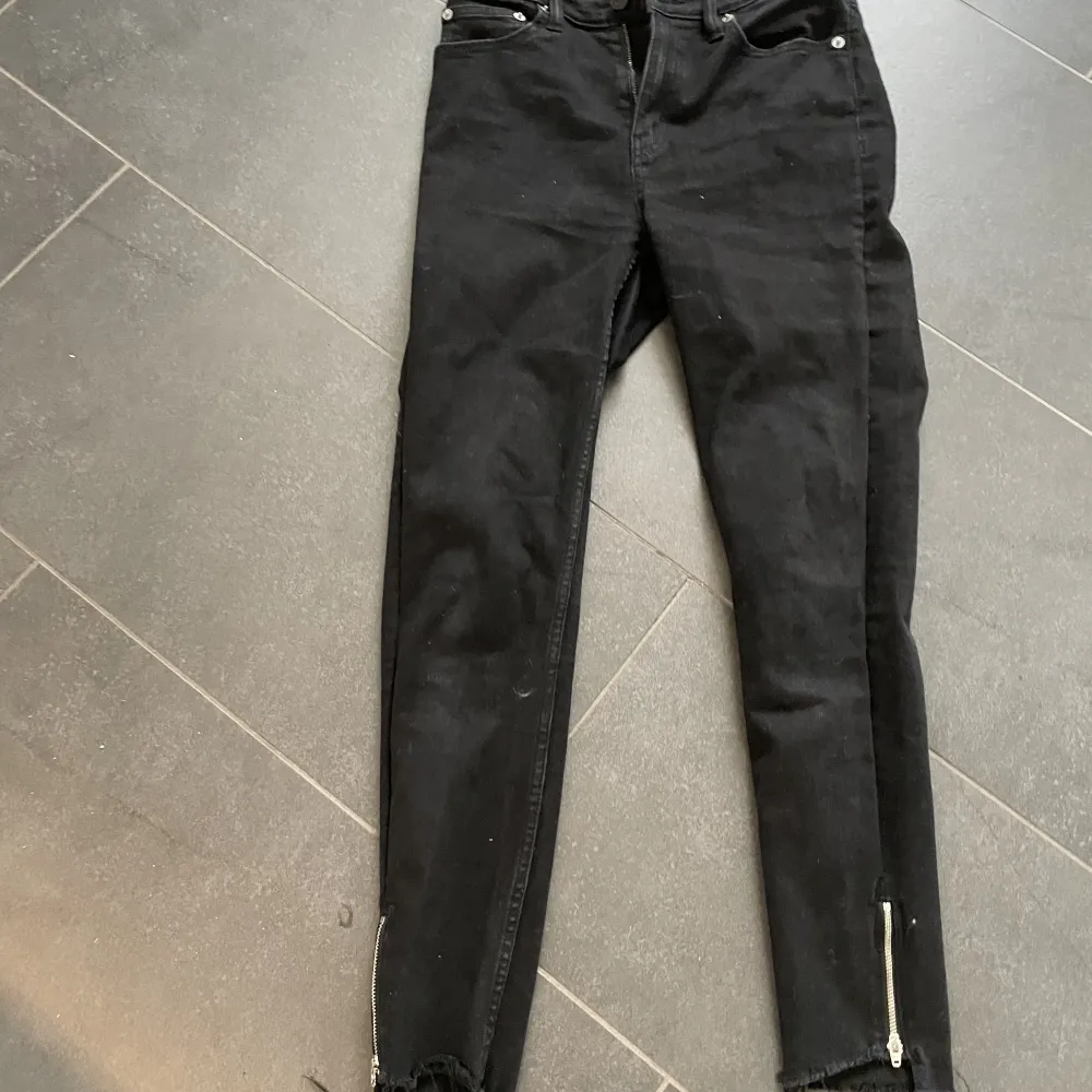 Fina jeans säljes för 100kr st. Jeans & Byxor.