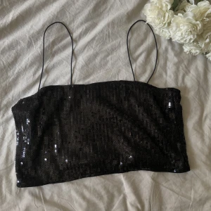 Partytopp paljettlinne glittrigt linne - Snygg topp! Storlek XL 39kr