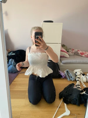 Vitt tub topp - Vitt tub topp med kjol liknande ner dell går till många tillfällen men är inte min still:)