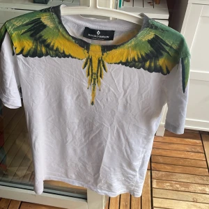 Marcelo burlon t shirt - Äkta burlon t shirt endast använd ca 5 gånger. 