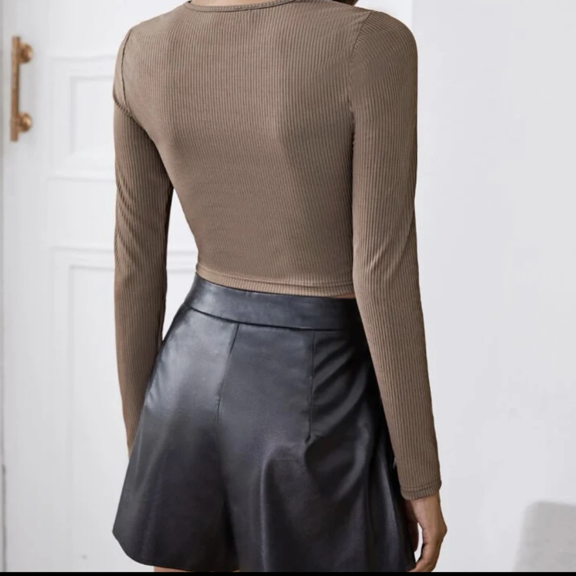 Långärmad topp med korsett söm  - 90