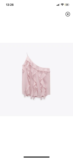 Zara topp - Intressekoll på denna söta topp som är slutsåld på zara💕helt oanvänd med prislapp kvar