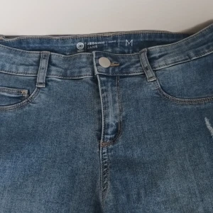 Jeans från Cubus - Möjligt att få till billigare frakt om du köper privat och inte via Plick. Hör av dig så kan vi ordna det. 
