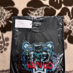 Helt ny kenzo t-shirt - Helt ny kenzo