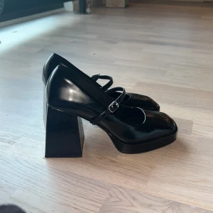 Marryjane storlek 40 - Svarta, oanvända marry Janes i storlek 40. Använd 1-2 gånger. Nyskick❤️✨