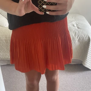 Kjol - Sååå fin kjol från hm 💗💗