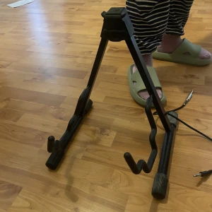 Gitarrställ - Gitarrställ