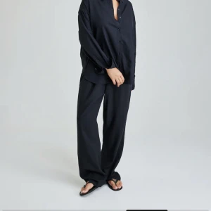 Linnebyxor  - Slutsålda linnebyxor från bikbok