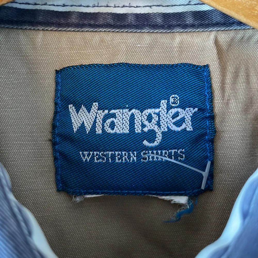 Overshirt från Wrangler Western Wear inköpt i Arizona i bra skick.. Skjortor.
