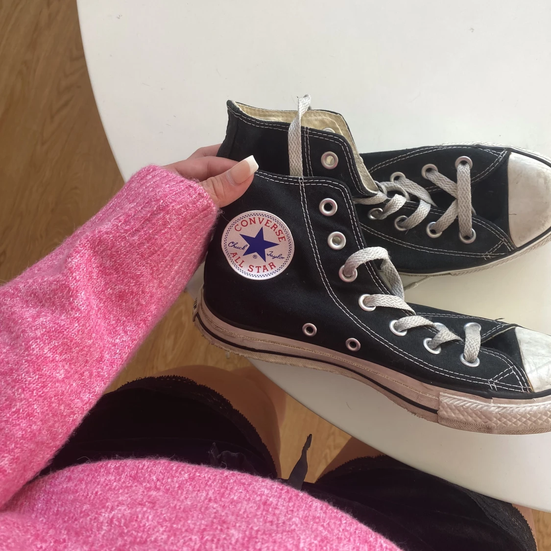 Svarta Converse